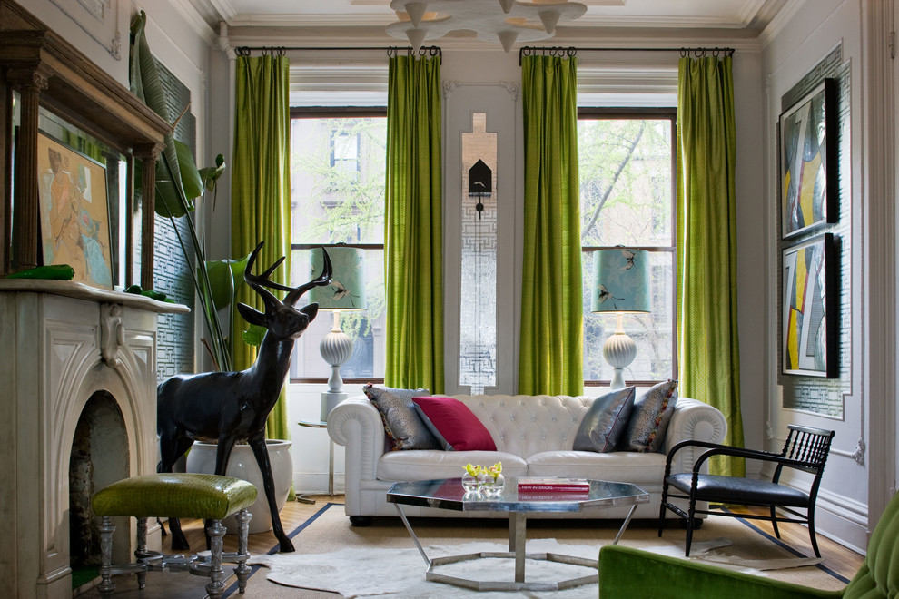 Hálószoba design zöld. a nappali belseje zöld függönyökkel