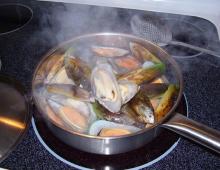 Mennyi ideig kell főzni a kagylót: főzési idő, kulináris trükkök